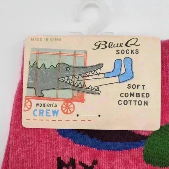 BLUE Q MY FAVORITE SALAD IS WINE WOMEN'S SIZE 5 - 10 CREW SOCKS PINK BLUE YELLOW - Picture 3 of 12